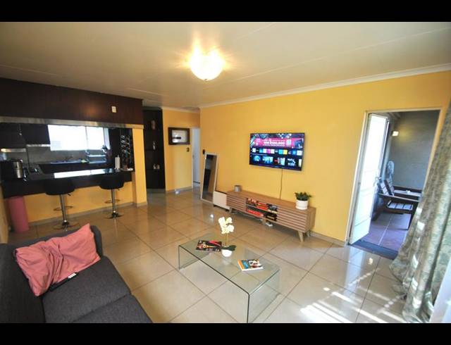 2 BEDROOM APARTMENT FOR SALE IN MULBARTON